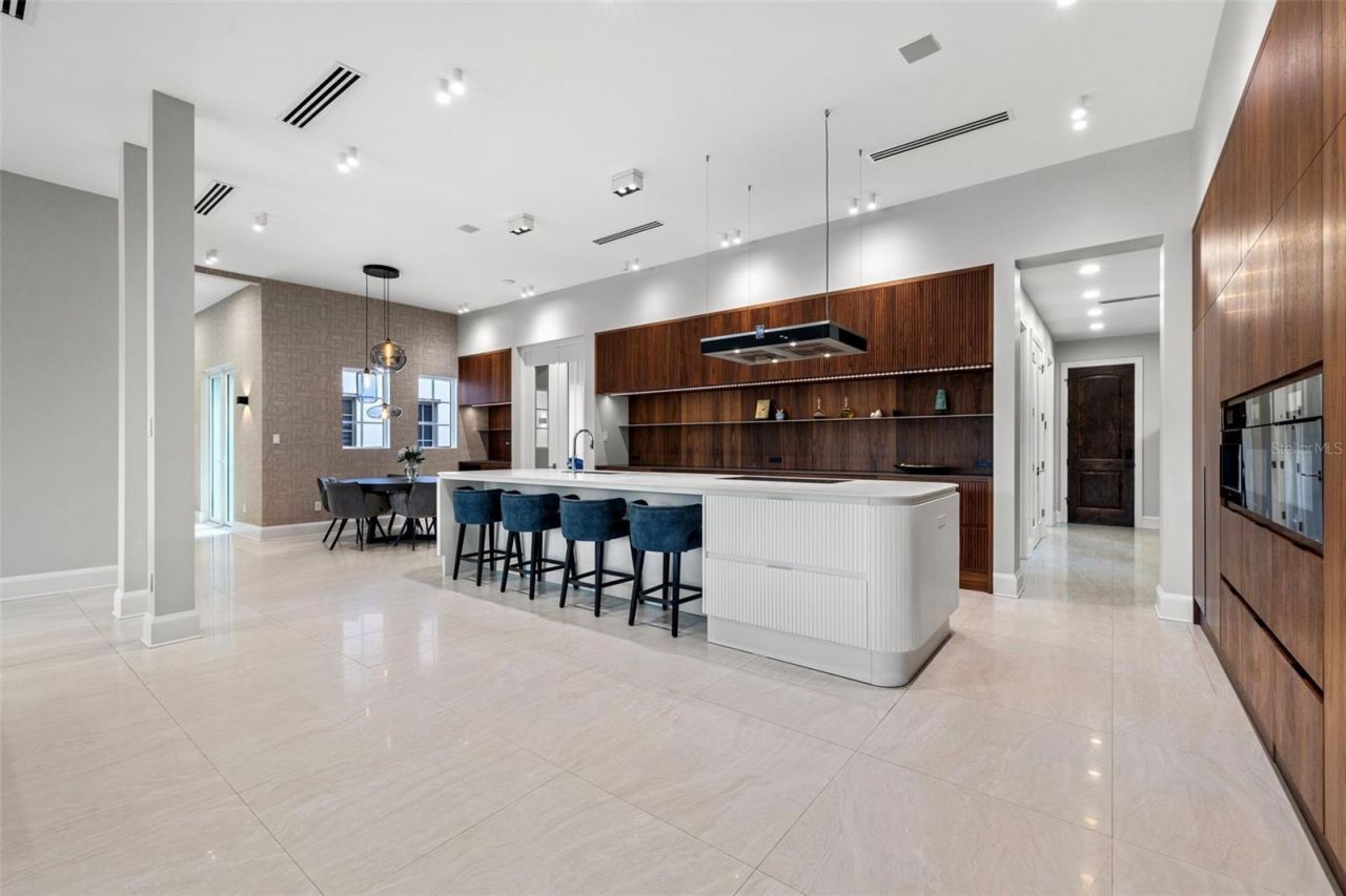 851 Brightwaters Boulevard Ne, Saint Petersburg, FL 33704 Photo