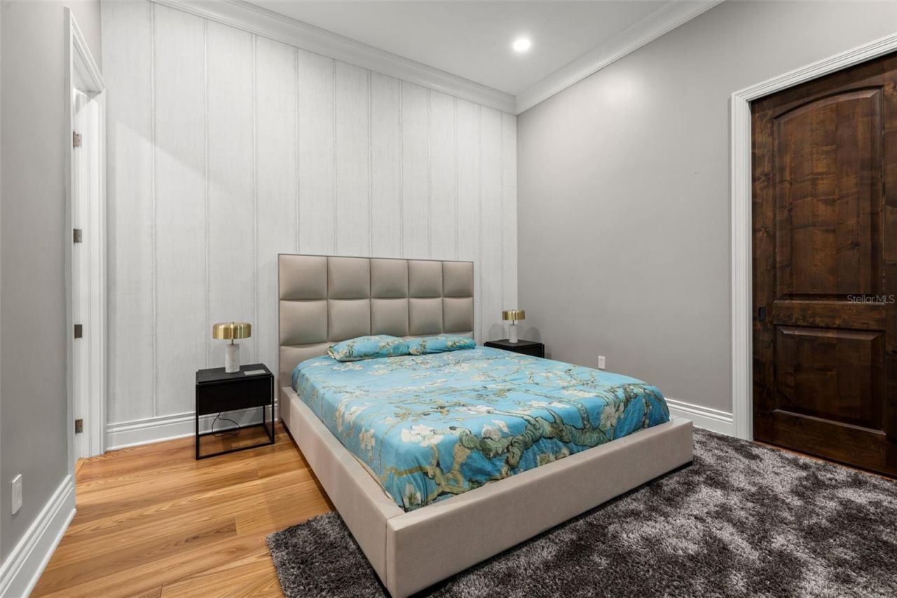 851 Brightwaters Boulevard Ne, Saint Petersburg, FL 33704 Photo