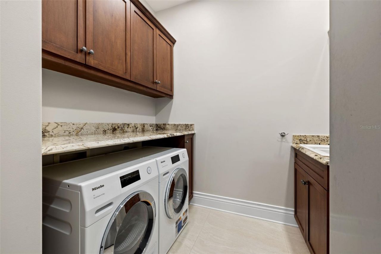 851 Brightwaters Boulevard Ne, Saint Petersburg, FL 33704 Photo