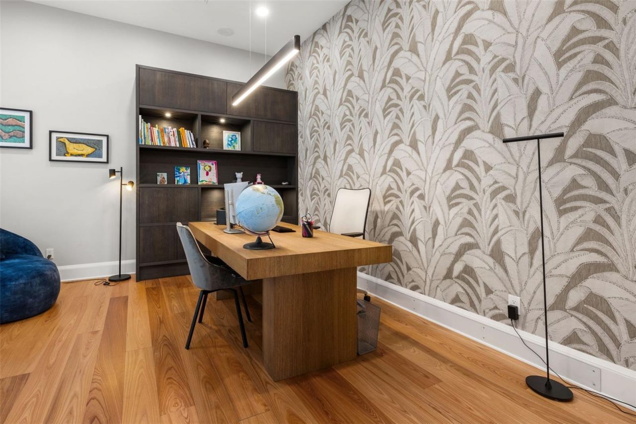 851 Brightwaters Boulevard Ne, Saint Petersburg, FL 33704 Photo