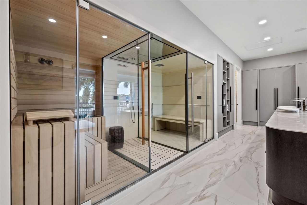 851 Brightwaters Boulevard Ne, Saint Petersburg, FL 33704 Photo