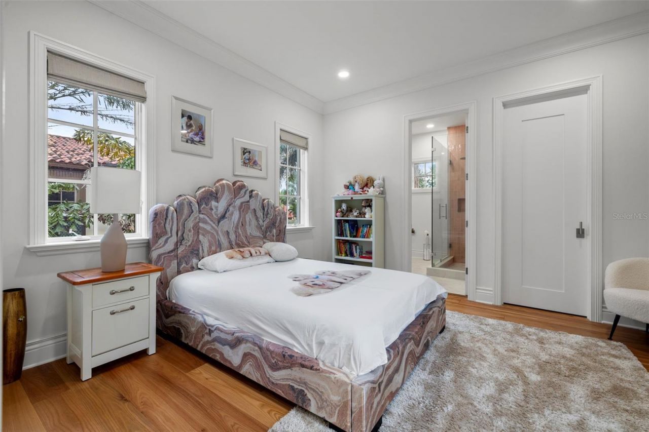 851 Brightwaters Boulevard Ne, Saint Petersburg, FL 33704 Photo