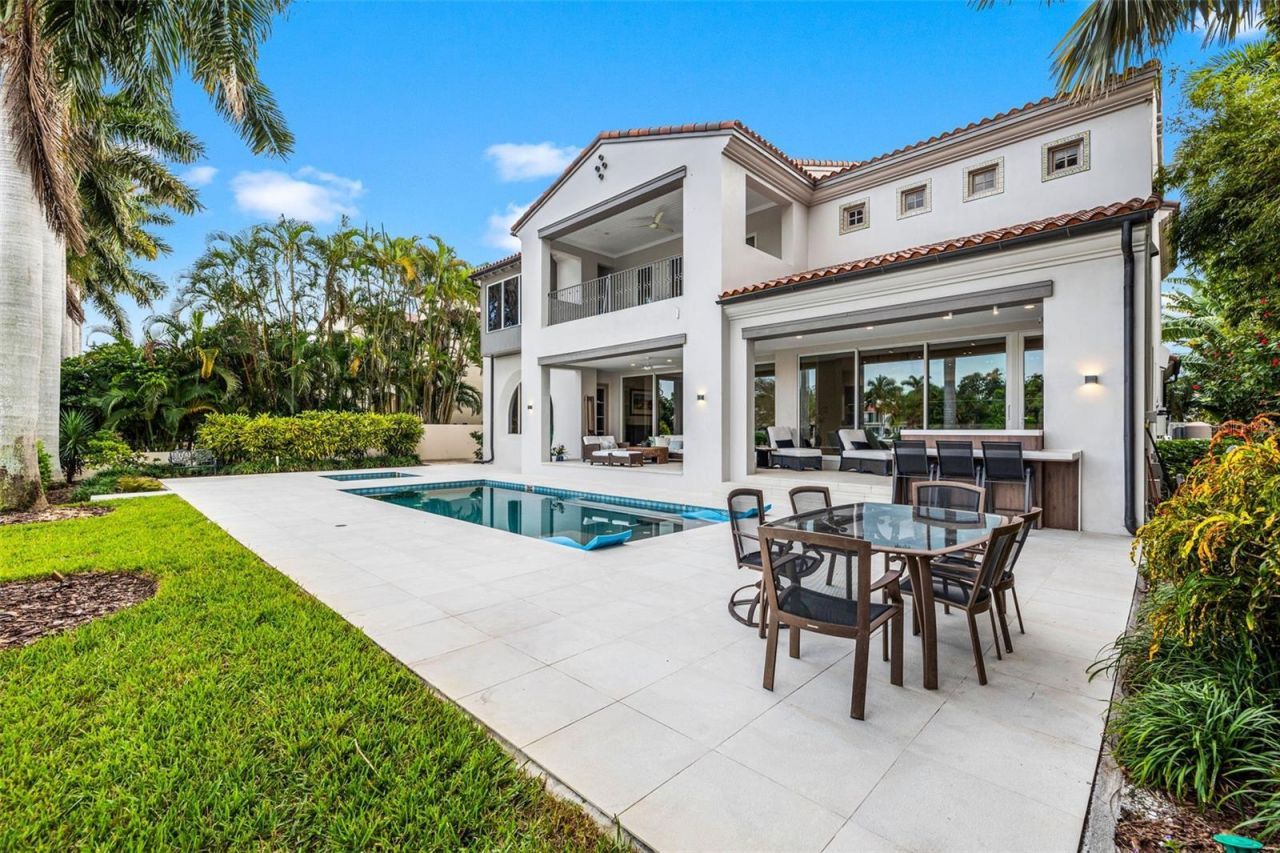 851 Brightwaters Boulevard Ne, Saint Petersburg, FL 33704 Photo