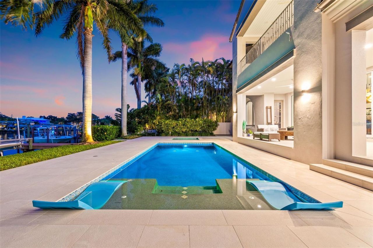 851 Brightwaters Boulevard Ne, Saint Petersburg, FL 33704 Photo