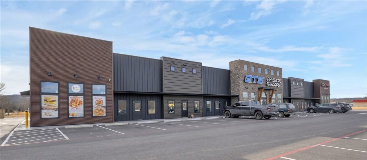 2355 Center Street, Fayetteville, AR 72701 Main Photo