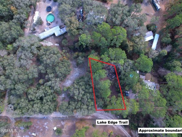 113 LAKE EDGE Trail, Interlachen, FL 32148