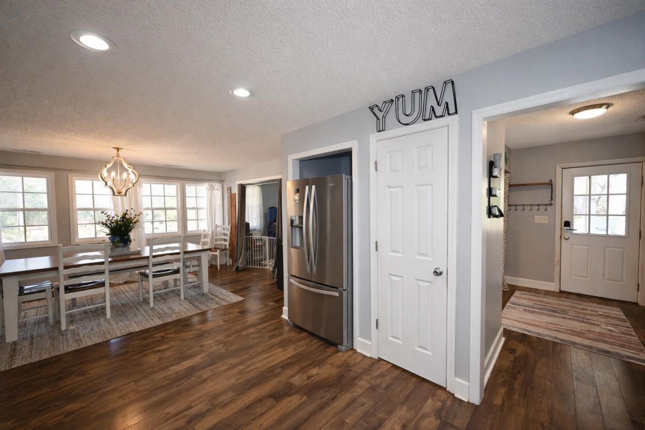 3210 Bryant St. Photo 11