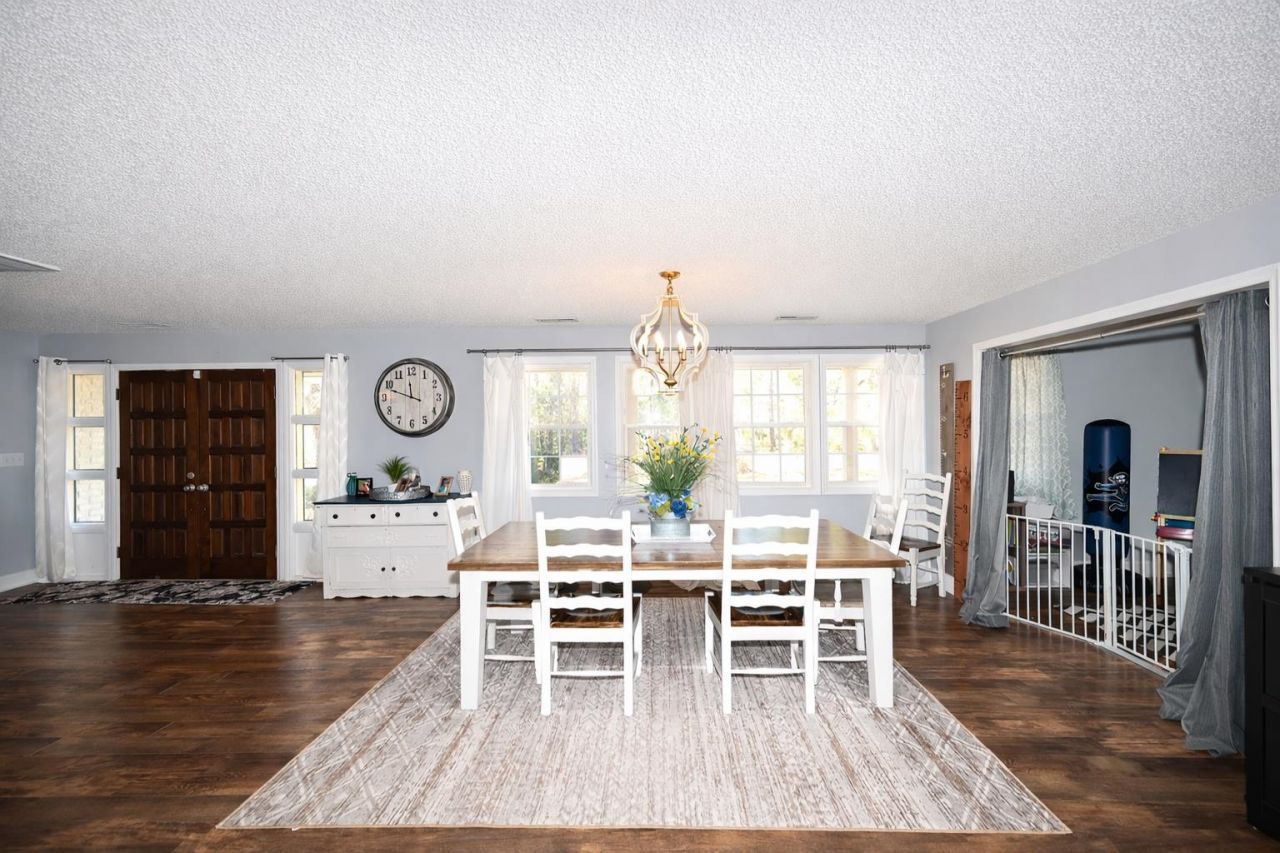 3210 Bryant St. Photo 8