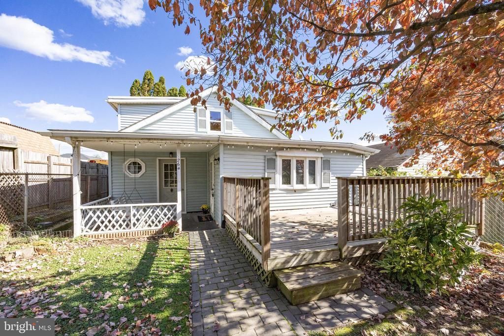 264 Roberts Avenue, Conshohocken, PA 19428 Main Photo