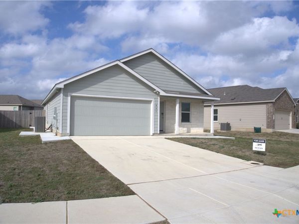 809 Riviera Court , Seguin, TX 78155