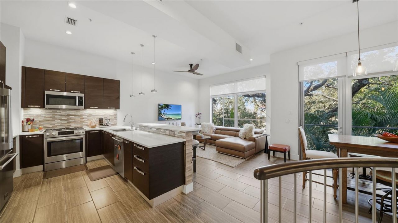 209 Cosmopolitan Court, Sarasota, FL 34236 Photo