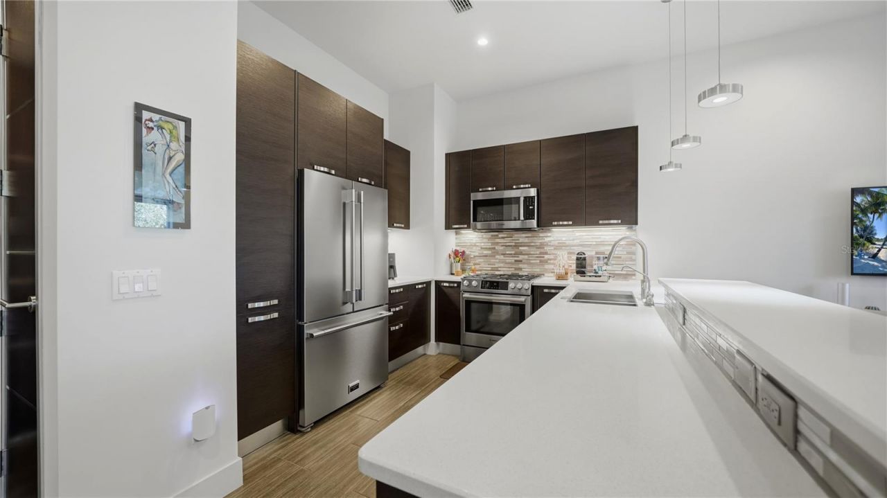 209 Cosmopolitan Court, Sarasota, FL 34236 Photo