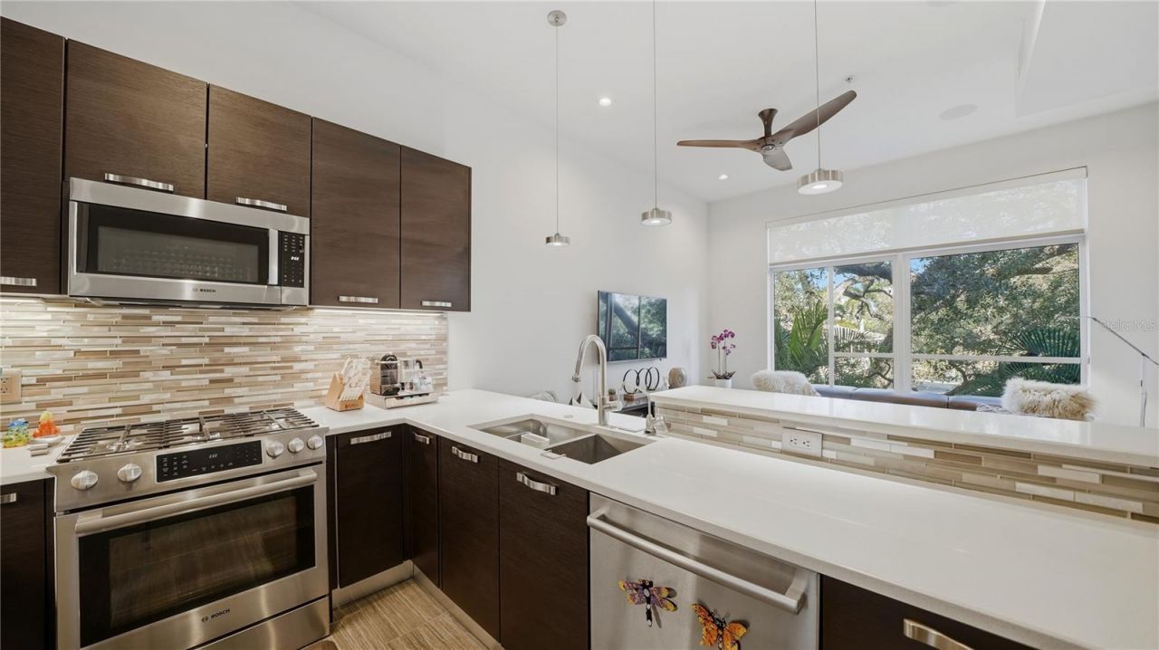 209 Cosmopolitan Court, Sarasota, FL 34236 Photo