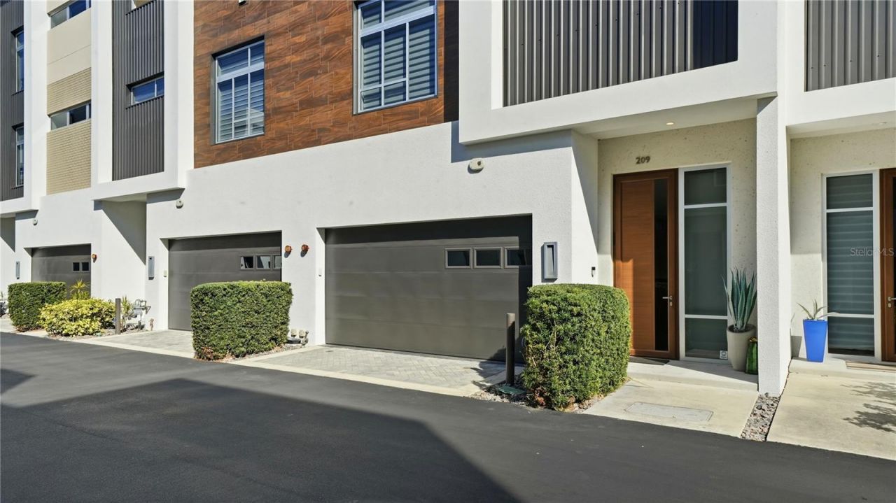 209 Cosmopolitan Court, Sarasota, FL 34236 Photo