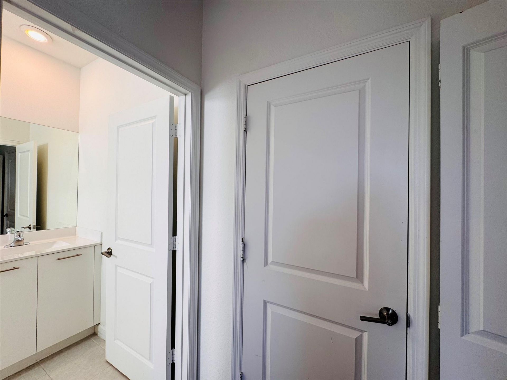 2437 NW 131st Circle, Unit 2437, Miami, FL 33167 Photo