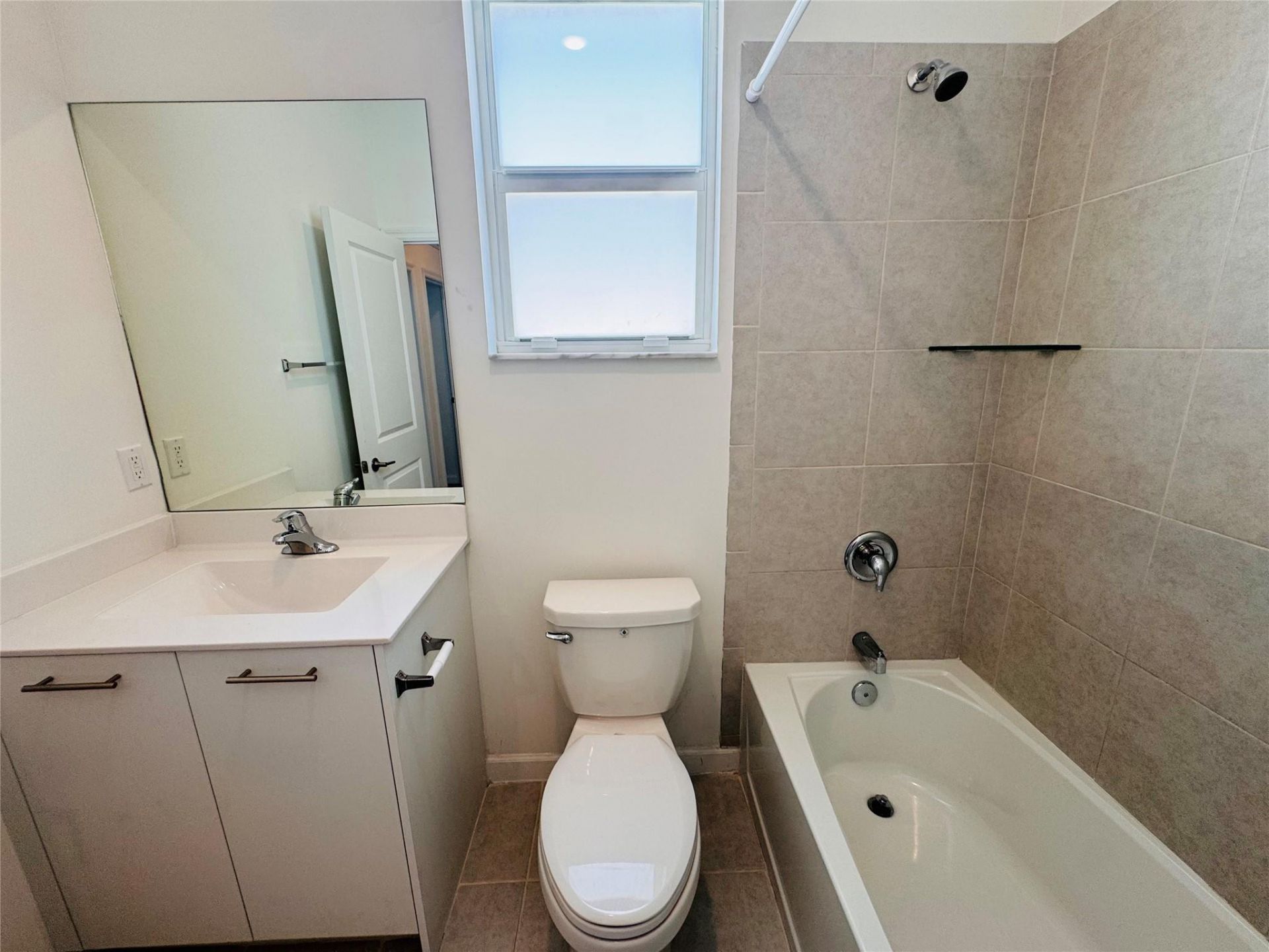 2437 NW 131st Circle, Unit 2437, Miami, FL 33167 Photo