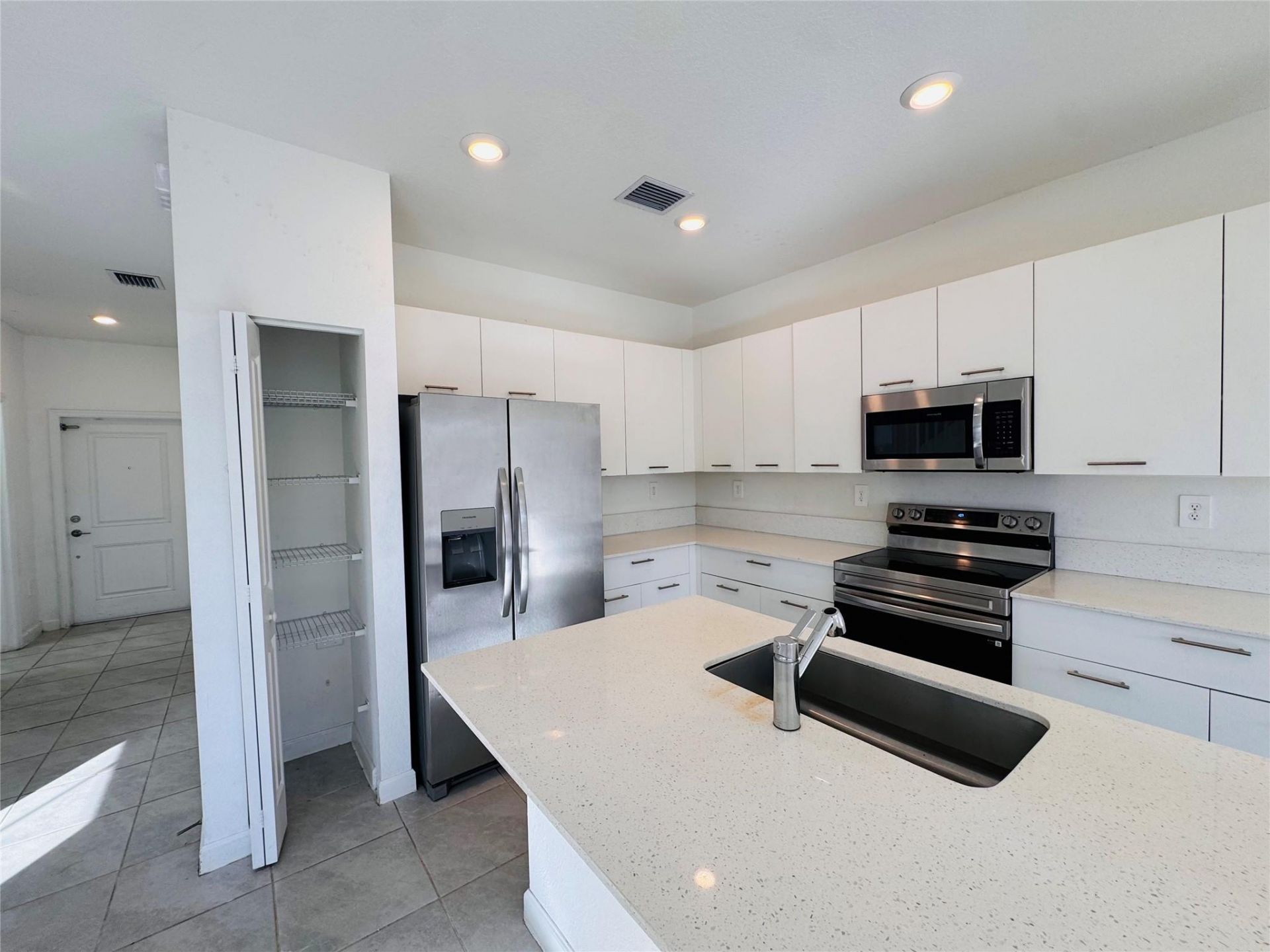 2437 NW 131st Circle, Unit 2437, Miami, FL 33167 Photo