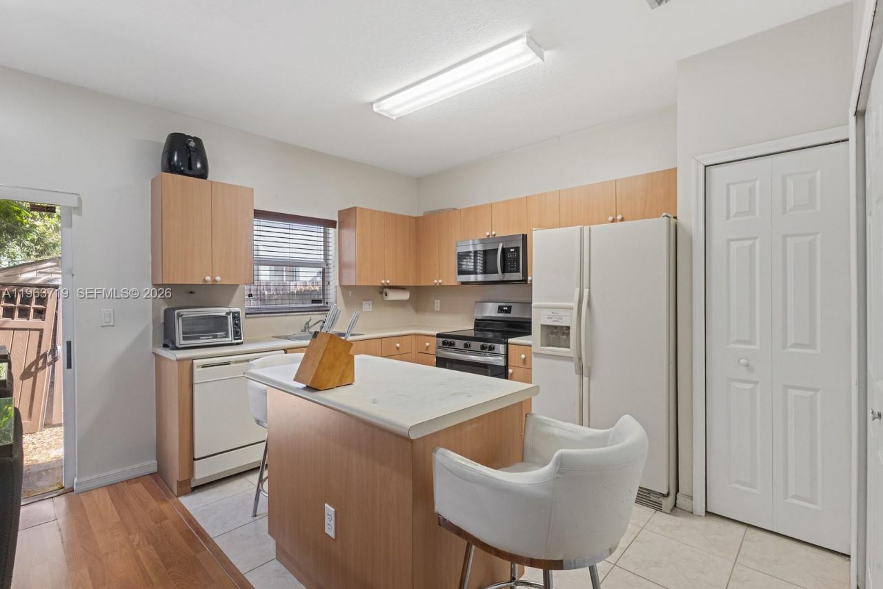 2947 SE 15th Ter, Homestead, FL 33035 Photo