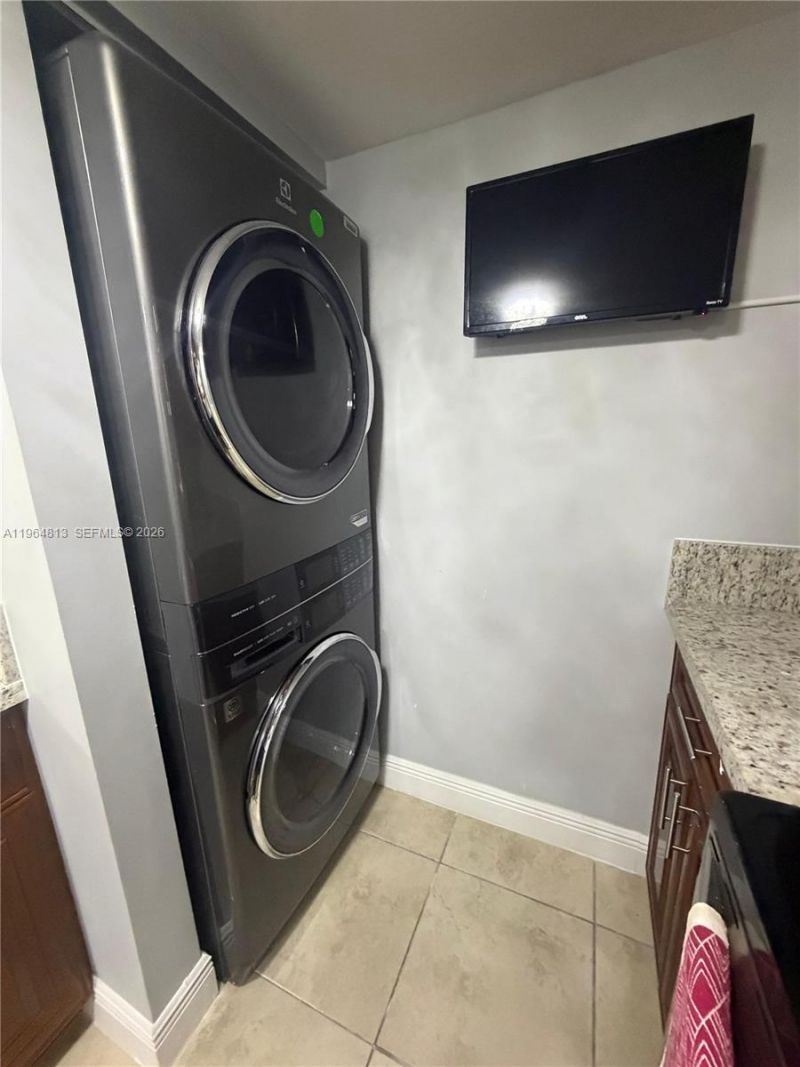 1955 NW 5th Pl, Unit 13, Miami, FL 33136 Photo