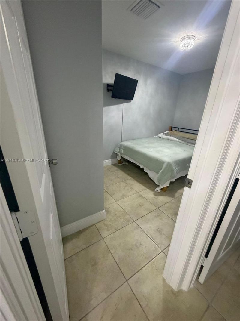 1955 NW 5th Pl, Unit 13, Miami, FL 33136 Photo