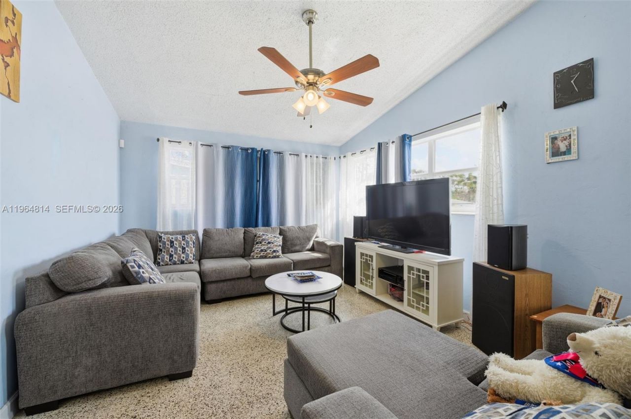 7121 Wilson St, Hollywood, FL 33024 Photo