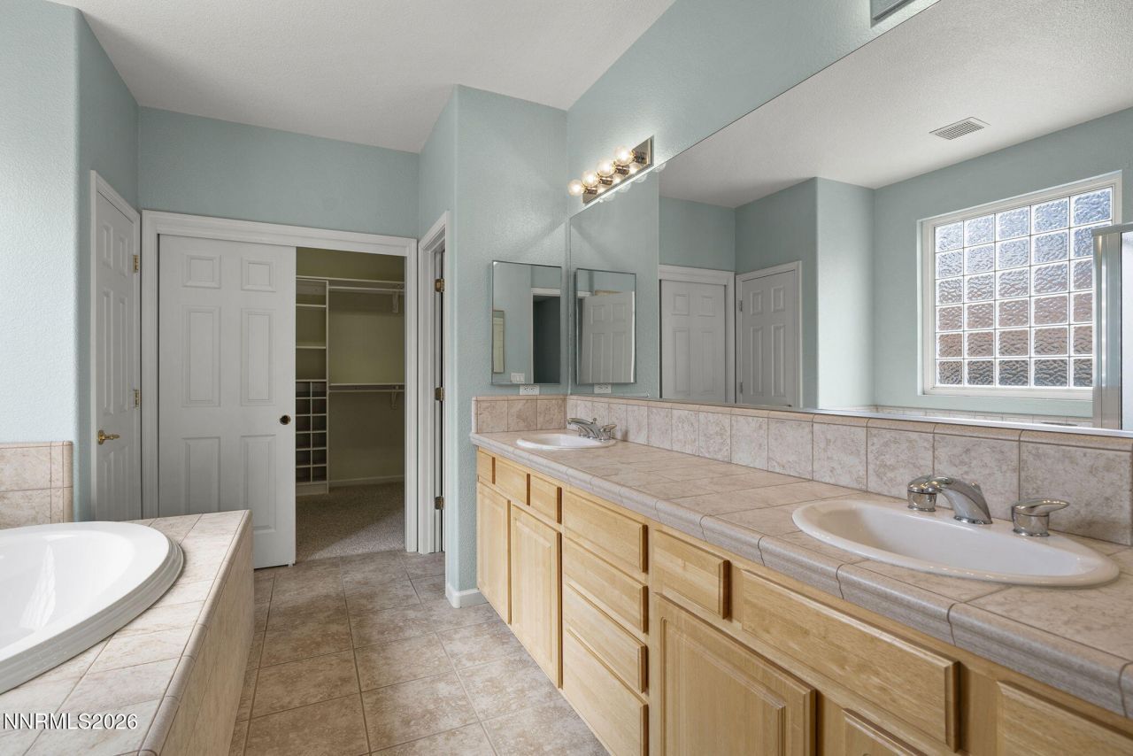 5700 Falcon Ridge Court, Sparks, NV 89436 Photo