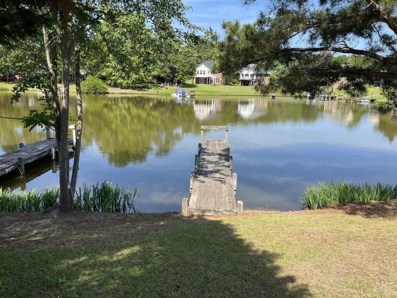 15 N Lake Circle Photo 2