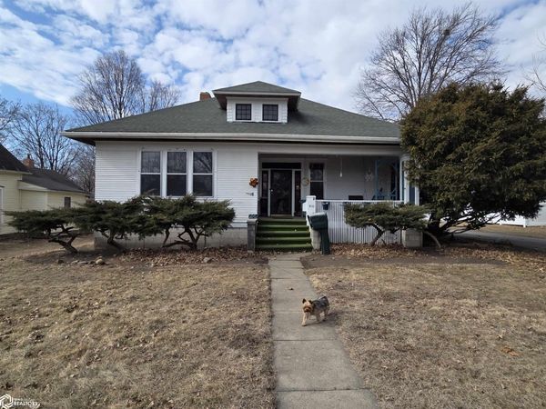 910 N Sycamore Street N, Creston, IA 50801