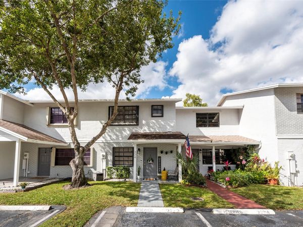 334 NW 103rd Ter, Unit 334, Pembroke Pines, FL 33026