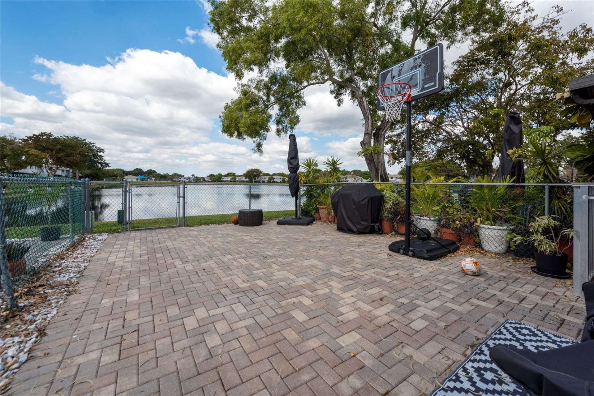 334 NW 103rd Terrace, Unit 334, Pembroke Pines, FL 33026 Photo