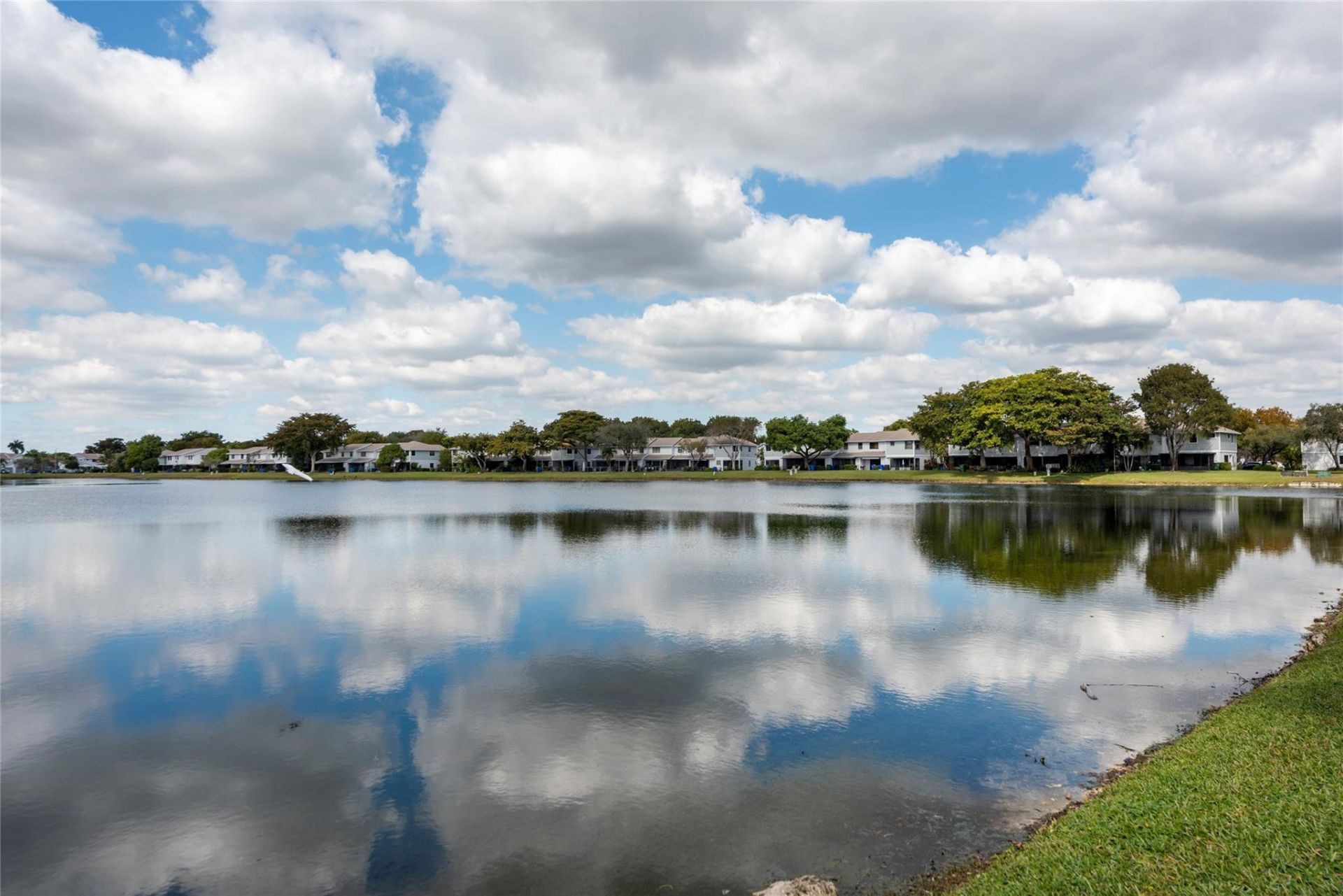 334 NW 103rd Terrace, Unit 334, Pembroke Pines, FL 33026 Photo