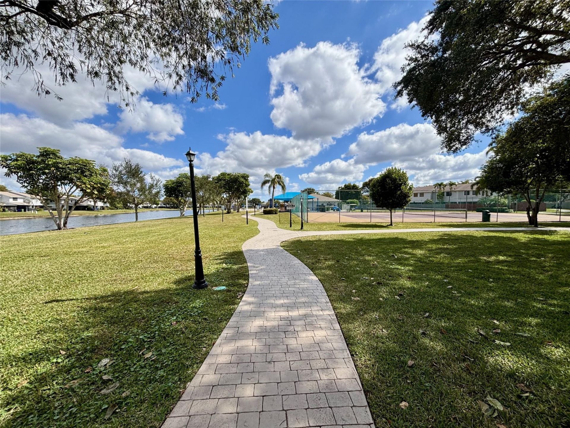 334 NW 103rd Terrace, Unit 334, Pembroke Pines, FL 33026 Photo