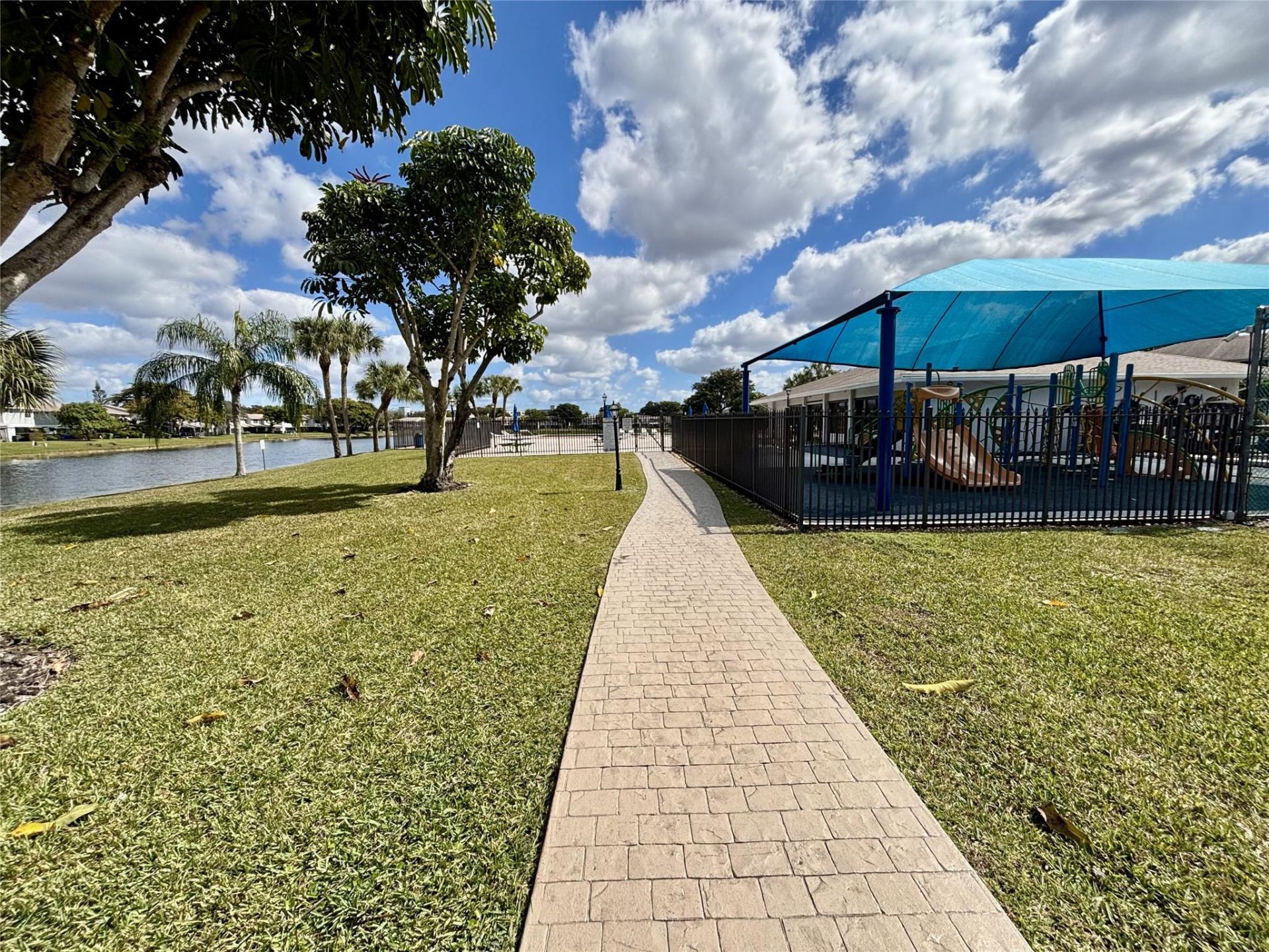 334 NW 103rd Terrace, Unit 334, Pembroke Pines, FL 33026 Photo
