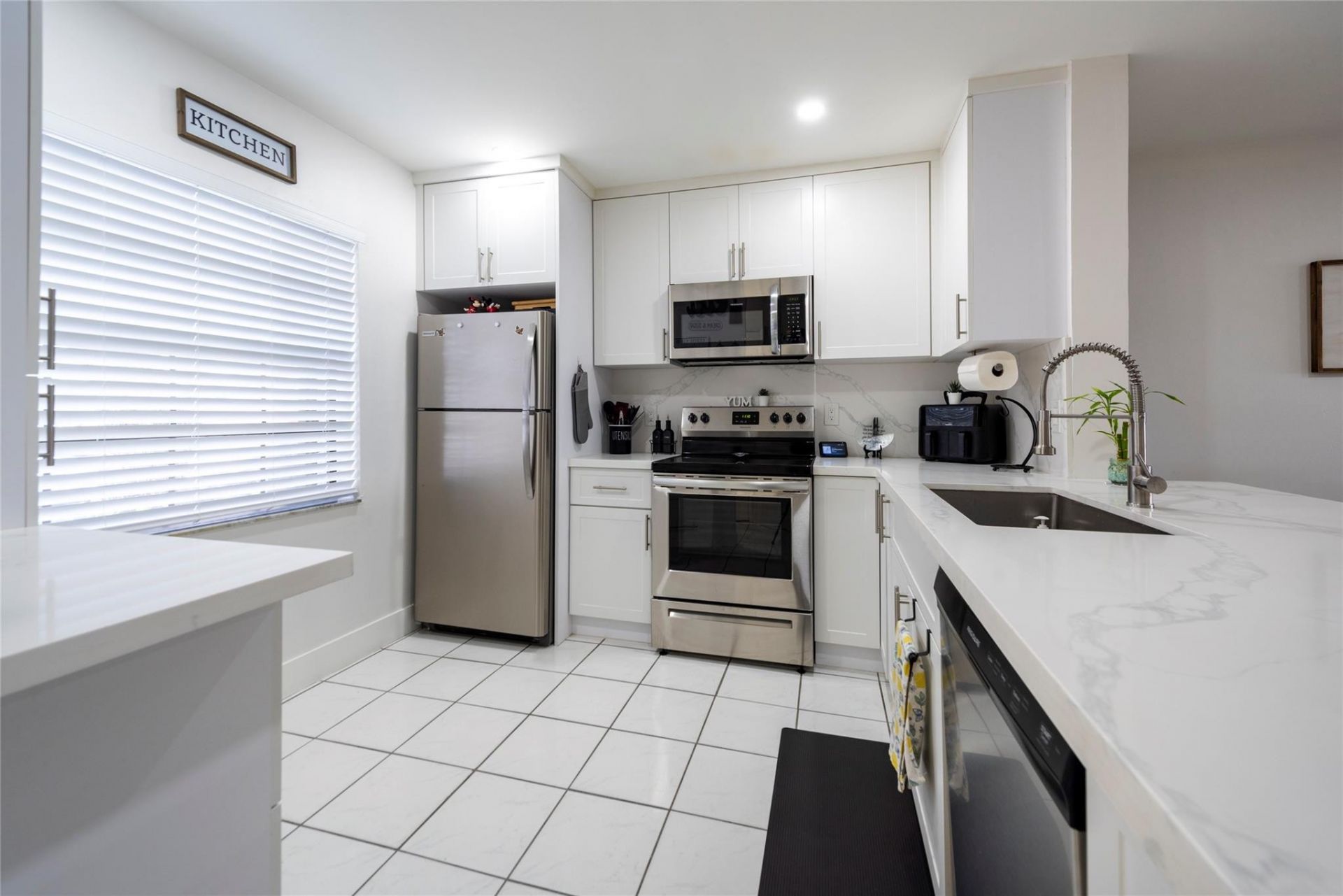 334 NW 103rd Terrace, Unit 334, Pembroke Pines, FL 33026 Photo