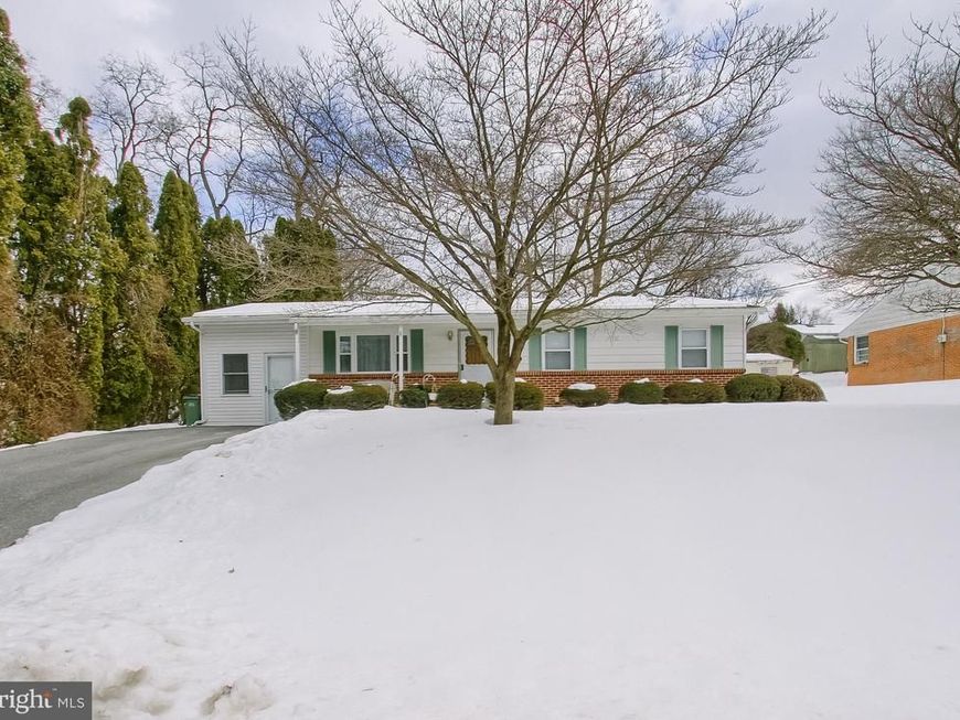 1075 Princess Drive, Harrisburg, PA 17113 Main Photo