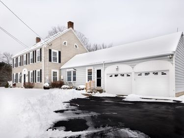 65 Pierce Rd, West Brookfield, MA 01585