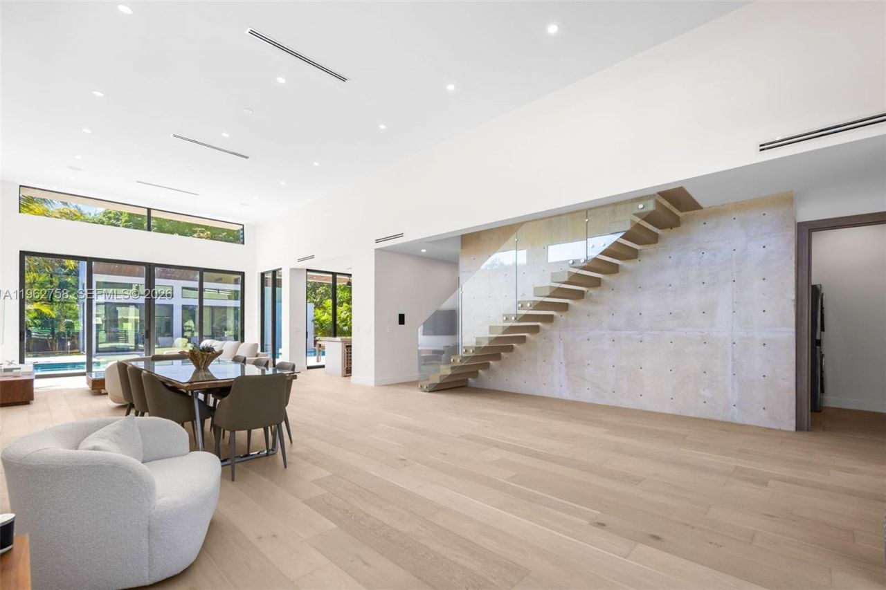 290 NW 48th St, Miami, FL 33127 Photo