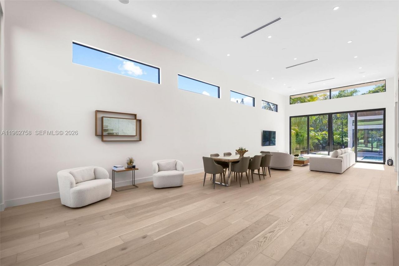 290 NW 48th St, Miami, FL 33127 Photo