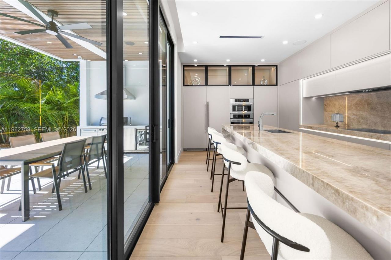 290 NW 48th St, Miami, FL 33127 Photo