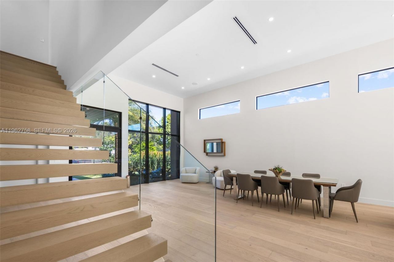 290 NW 48th St, Miami, FL 33127 Photo