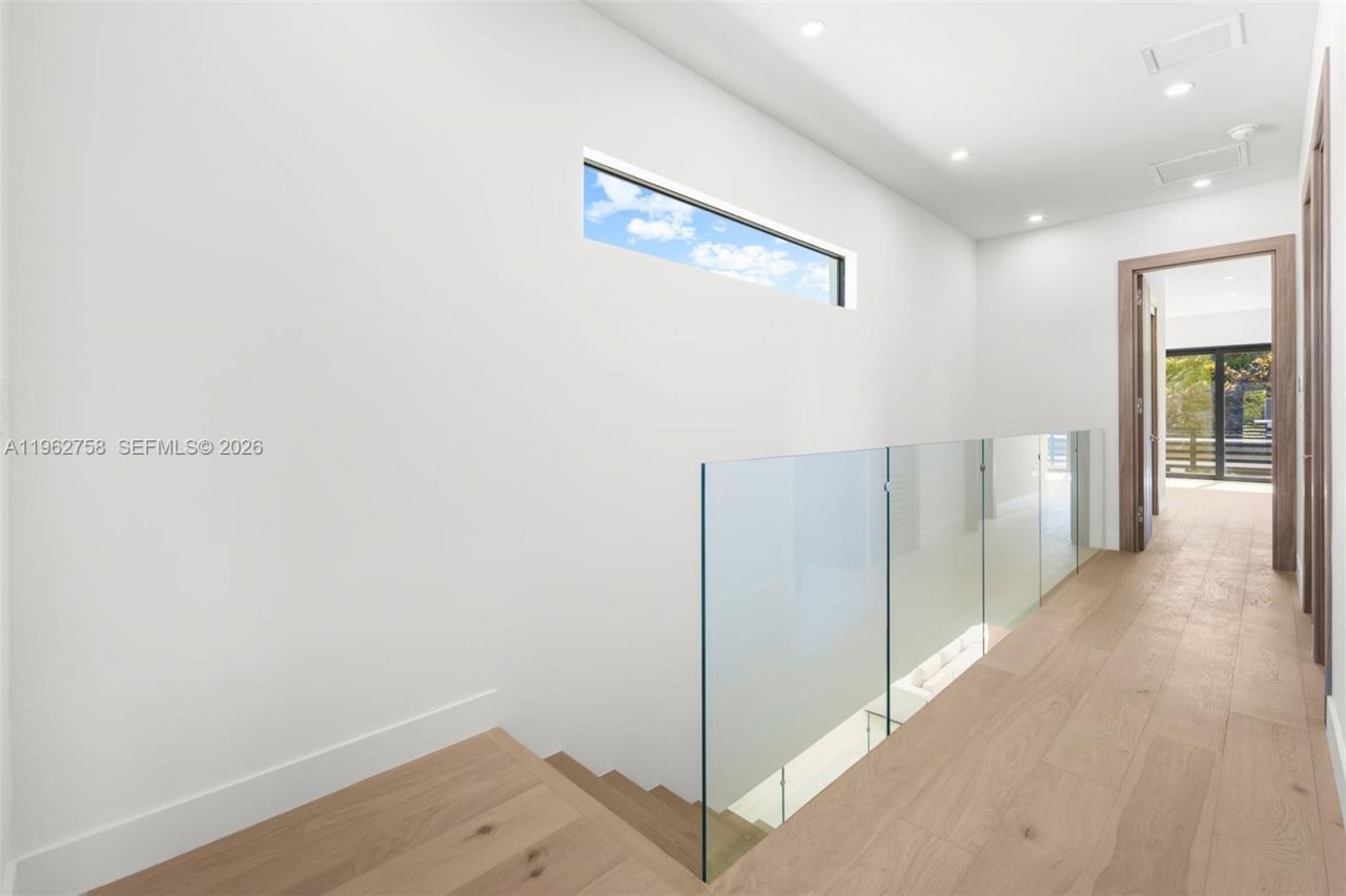 290 NW 48th St, Miami, FL 33127 Photo