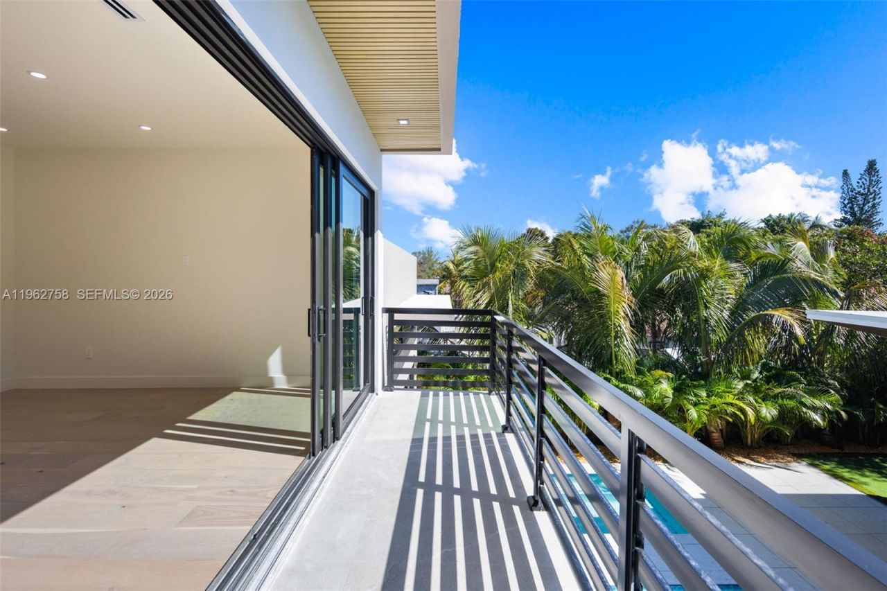 290 NW 48th St, Miami, FL 33127 Photo