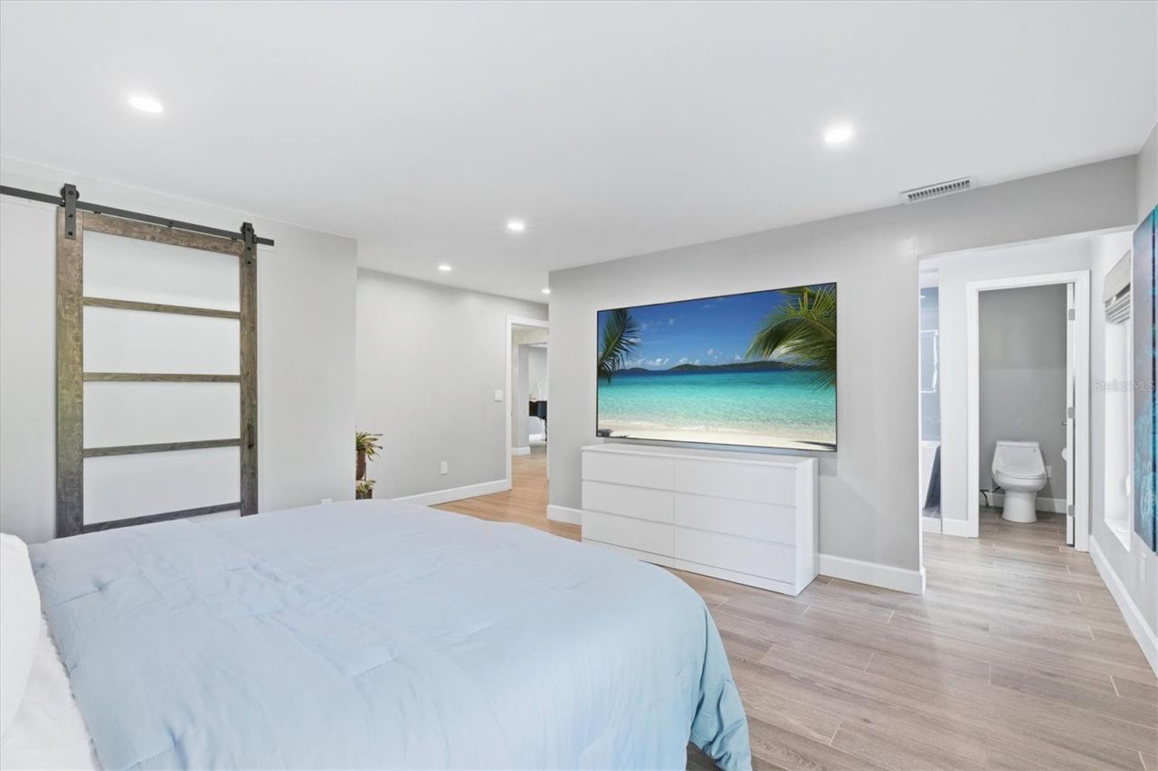 670 Sunset Drive S, Saint Petersburg, FL 33707 Photo