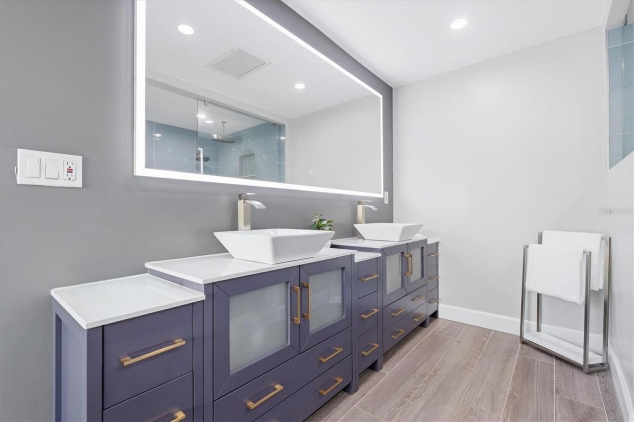 670 Sunset Drive S, Saint Petersburg, FL 33707 Photo