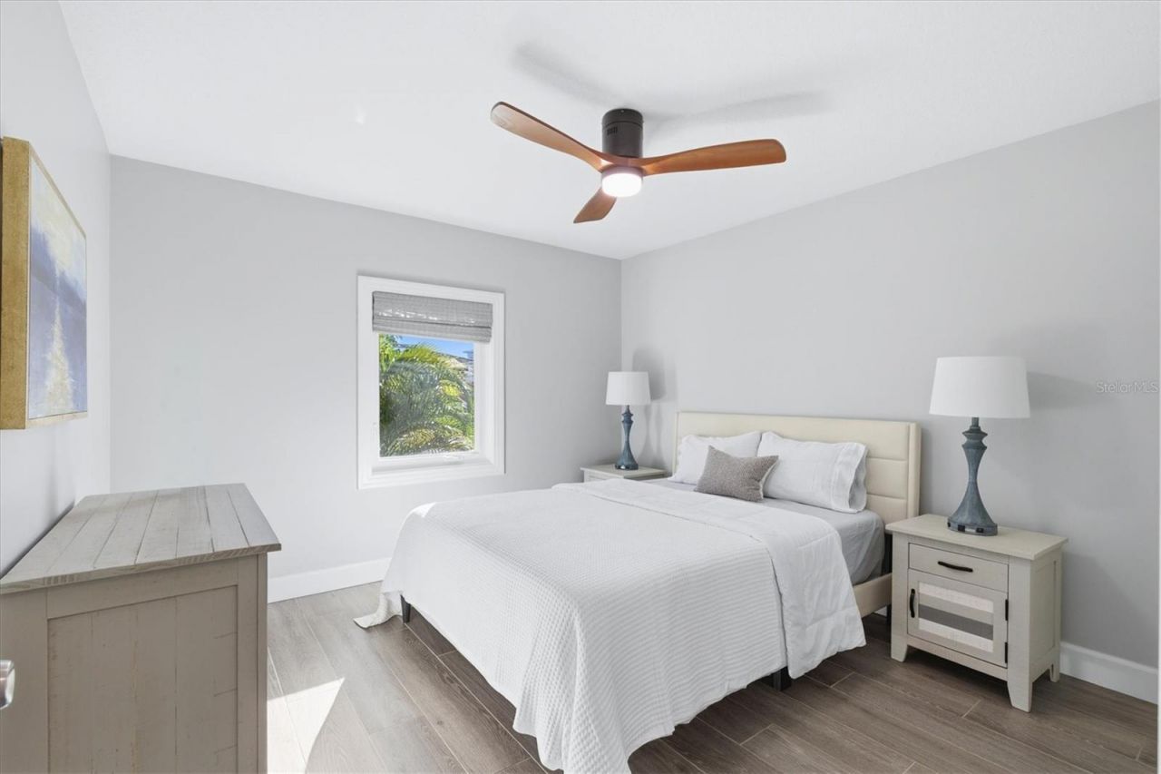 670 Sunset Drive S, Saint Petersburg, FL 33707 Photo