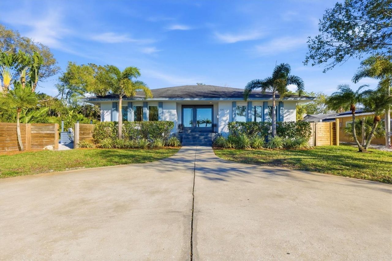 670 Sunset Drive S, Saint Petersburg, FL 33707 Photo