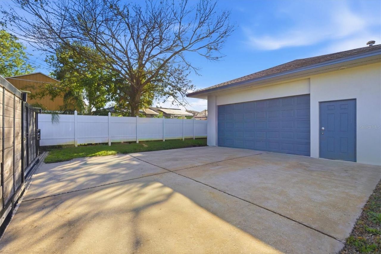 670 Sunset Drive S, Saint Petersburg, FL 33707 Photo