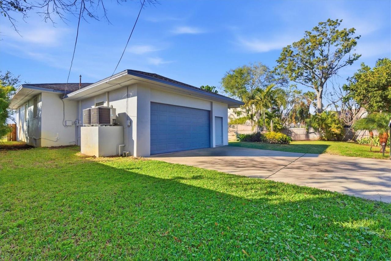 670 Sunset Drive S, Saint Petersburg, FL 33707 Photo