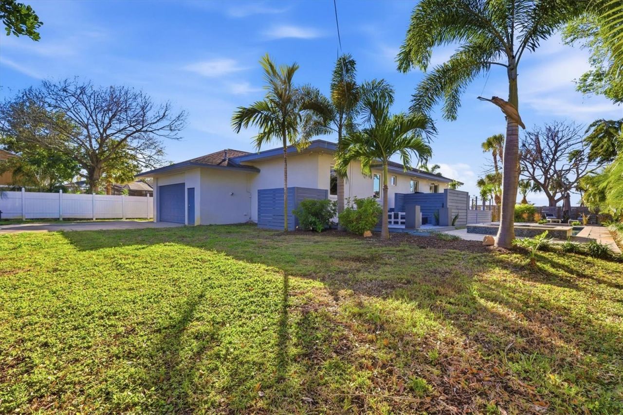 670 Sunset Drive S, Saint Petersburg, FL 33707 Photo