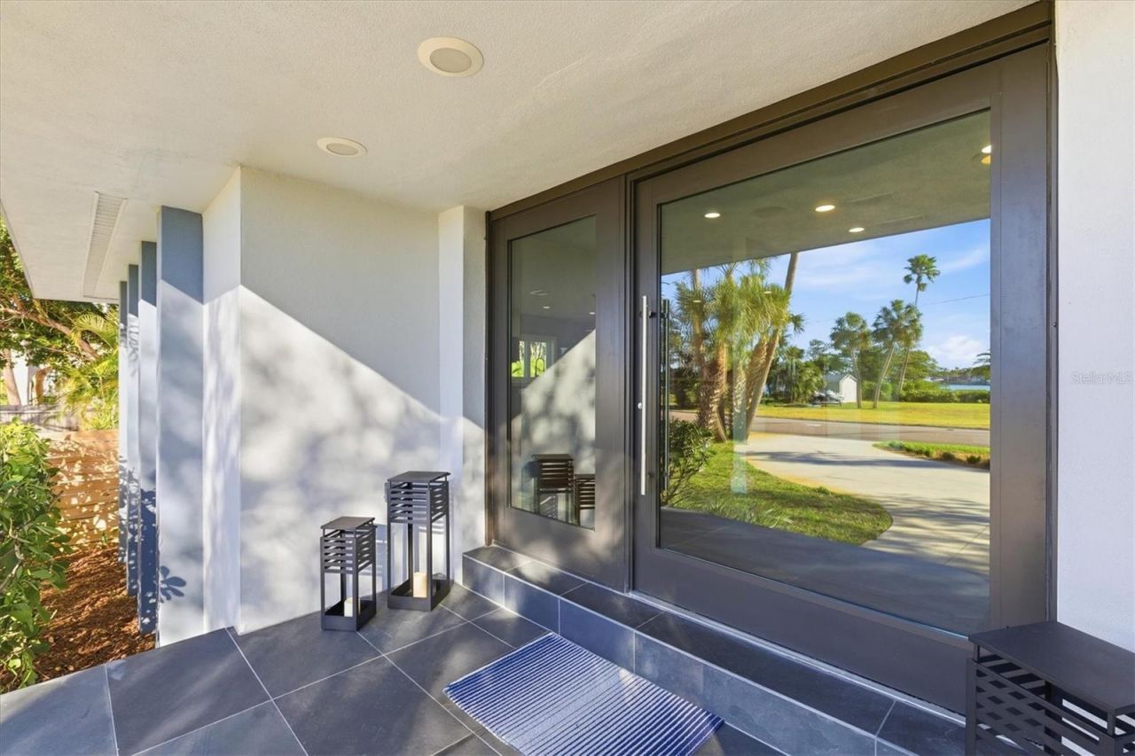 670 Sunset Drive S, Saint Petersburg, FL 33707 Photo